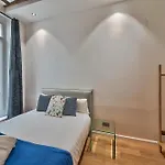 Urban Flat 98 - 4 Bedrooms Center Of דירה *