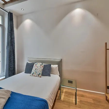 Urban Flat 98 - 4 Bedrooms Center Of شقة *