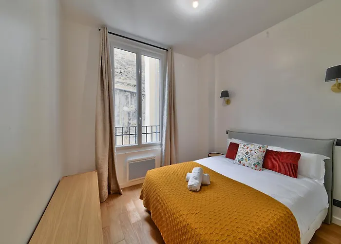 Urban Flat 98 - 4 Bedrooms Center Of Appartement