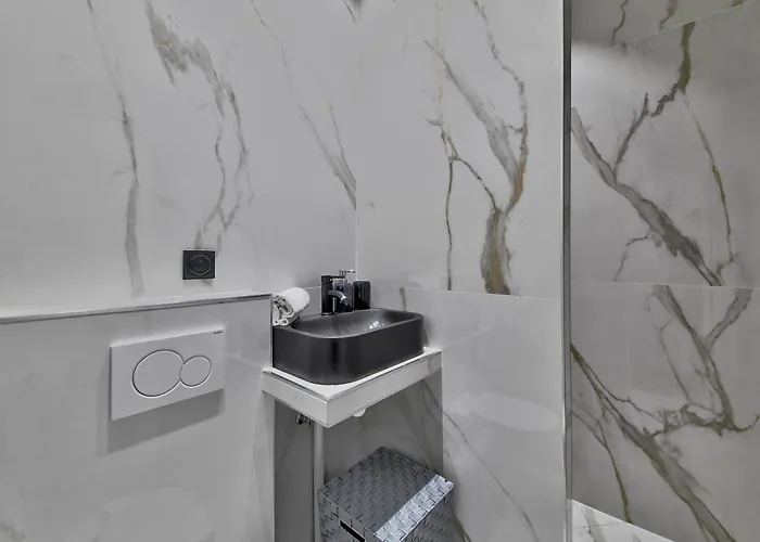 Urban Flat 98 - 4 Bedrooms Center Of * Parijs